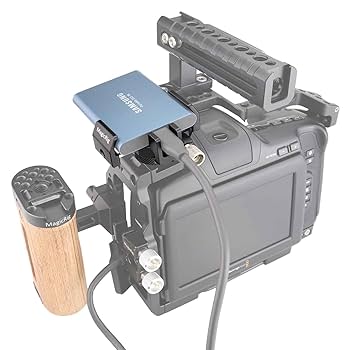 タイムセール！！BMPCC4K 本体 ケージ付き SSDクランプ付き Amazon.co.jp: MAGICRIG SSDマウントブラケット USB-Cケーブル